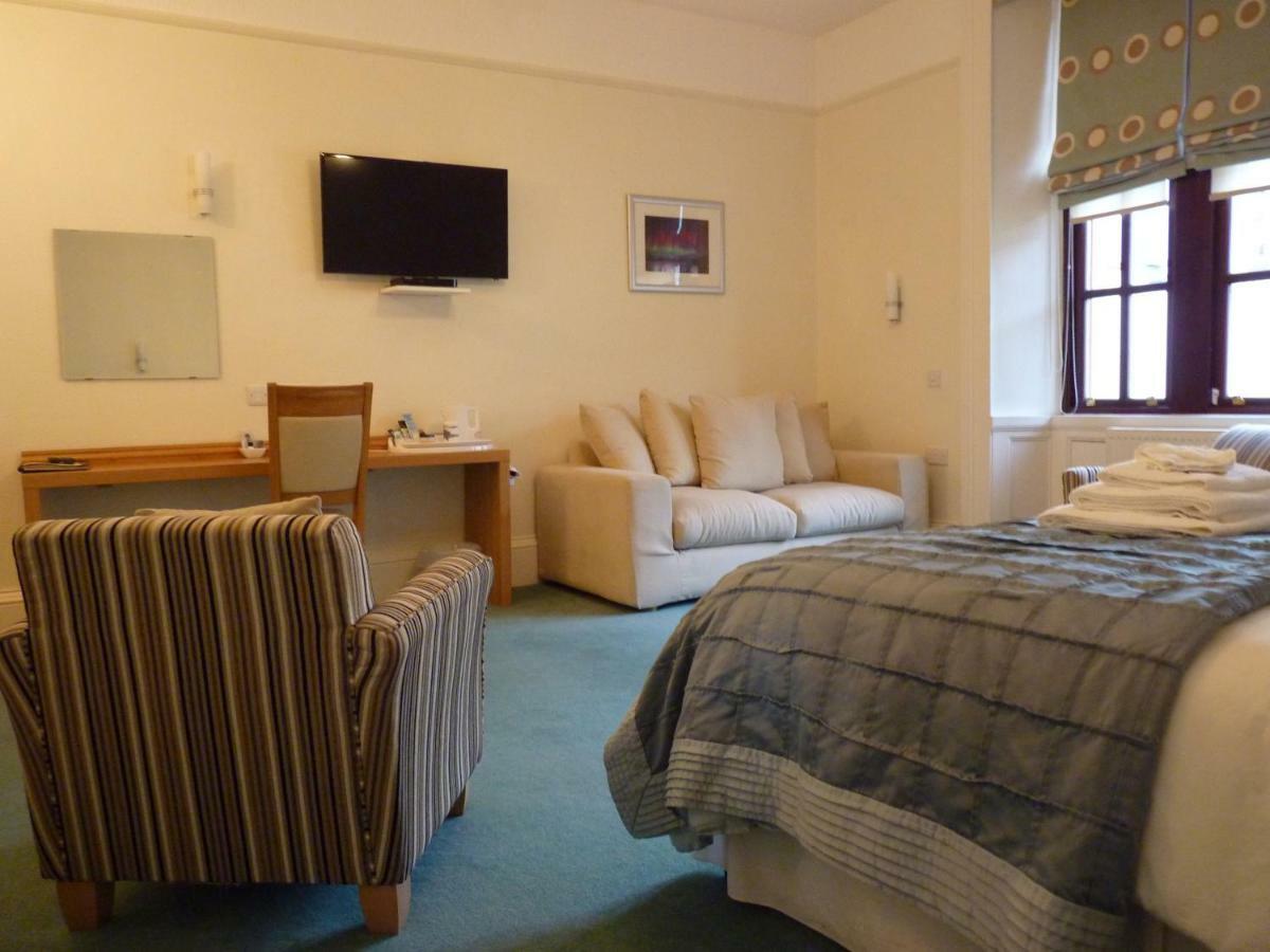 Pentland House 4*